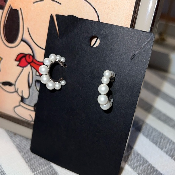 kate spade Jewelry - Kate Spade Pearl Hoop earrings